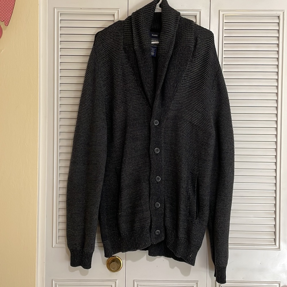 American Rag Men’s Cardigan - Size XL - Color Grey/Black - Excellent Condition